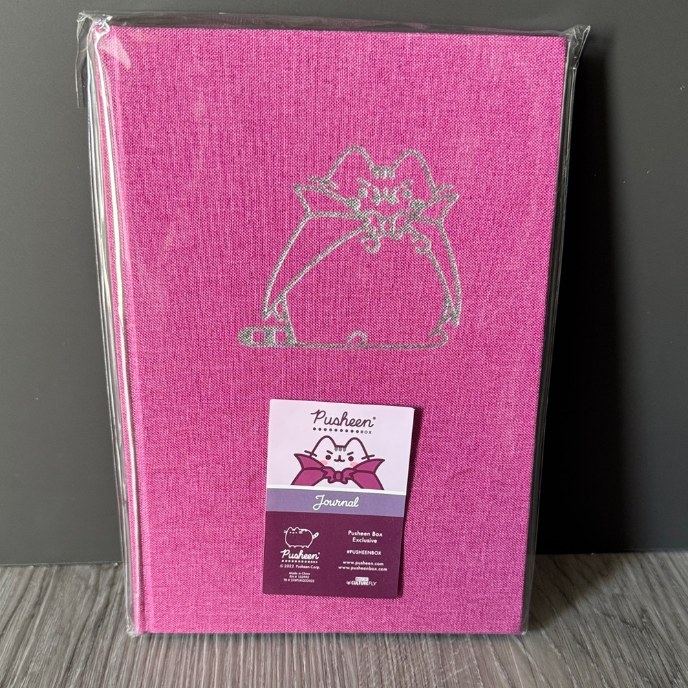 Pusheen Box Exclusive Vampire Journal New!
